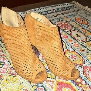 Dirty Laundry Peep Toe Sandals